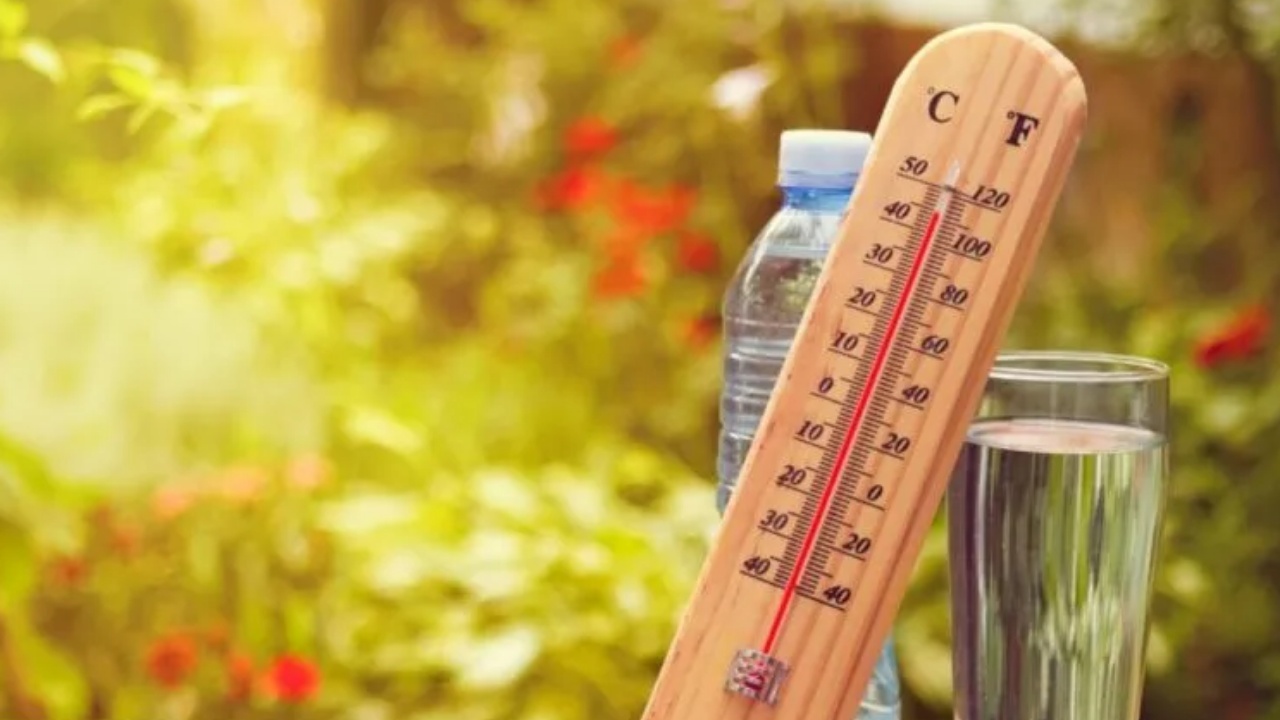 “Në orët e mesditës dhe ato të...”/ Parashikimi i motit për sot: Temperaturat rriten deri në...